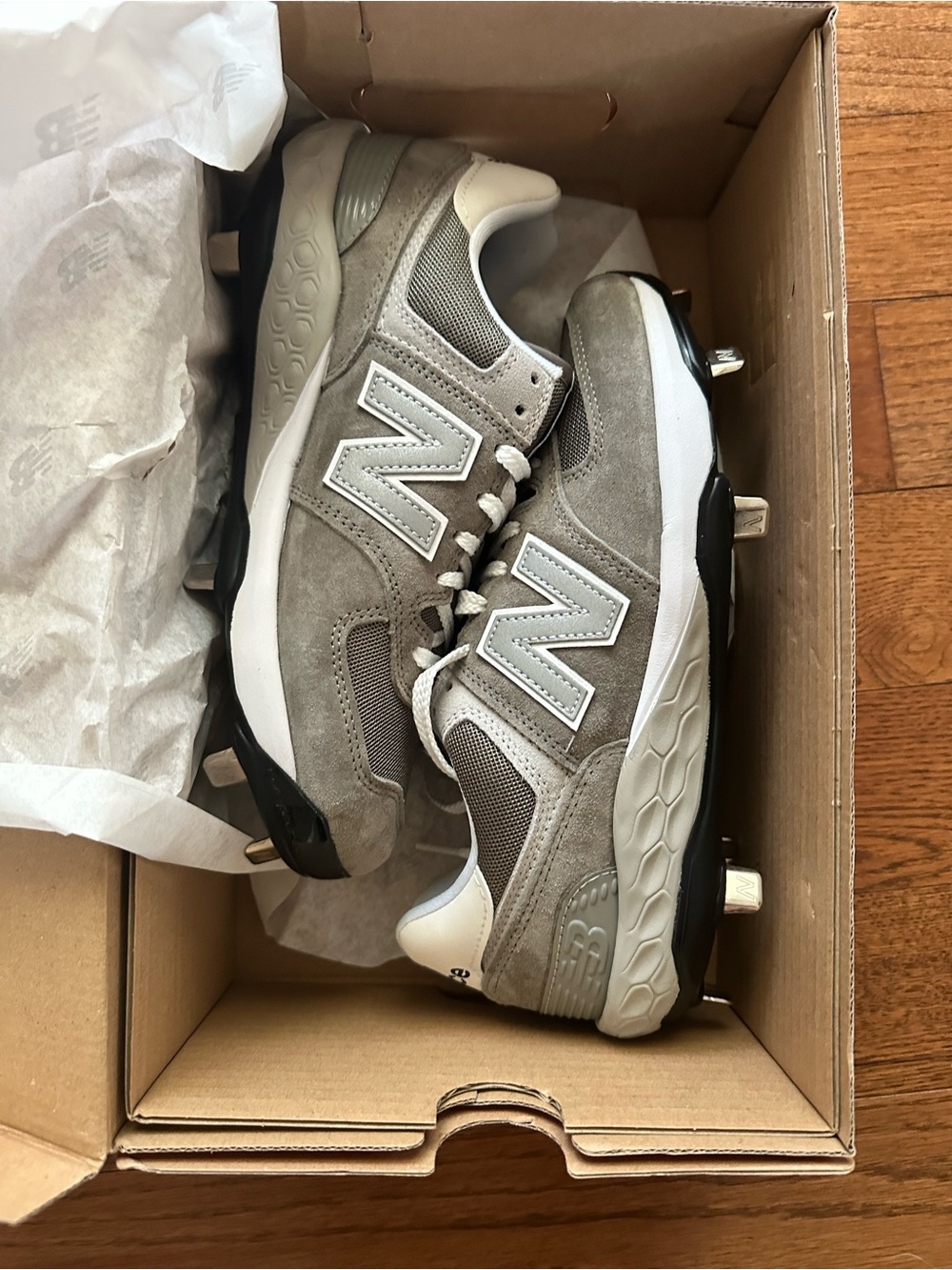 New Balance 574 Womens Fresh Foam Softball Cleats Metal Spikes SM574TG1 Size 8.5